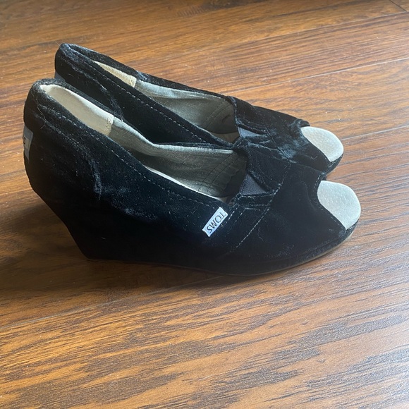 Toms - Picture 6 of 6